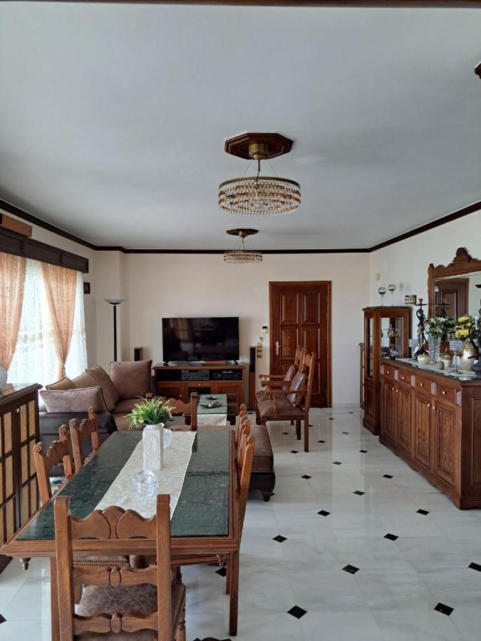 Seaview Flora'S Luxury Apartment-300Meters From The Beach Rethimno Eksteriør billede
