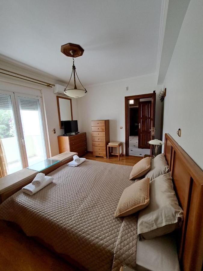 Seaview Flora'S Luxury Apartment-300Meters From The Beach Rethimno Eksteriør billede