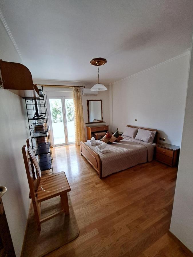Seaview Flora'S Luxury Apartment-300Meters From The Beach Rethimno Eksteriør billede