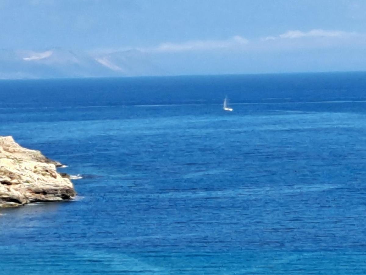 Seaview Flora'S Luxury Apartment-300Meters From The Beach Rethimno Eksteriør billede